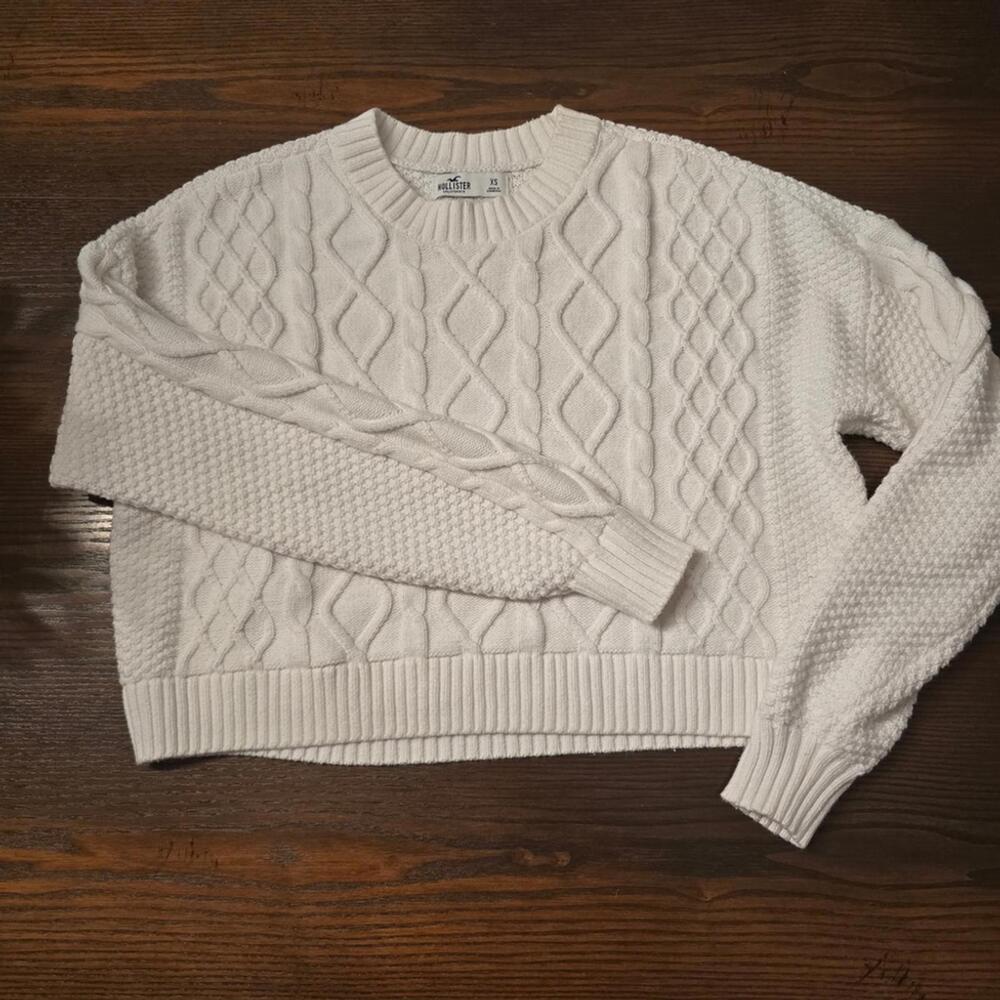 Hollister White Cable Knit Sweater - Picture 3 of 9